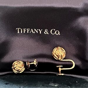 Vintage 14k screw back earrings. 5.7 grams. No Tiffany & Co. mark.